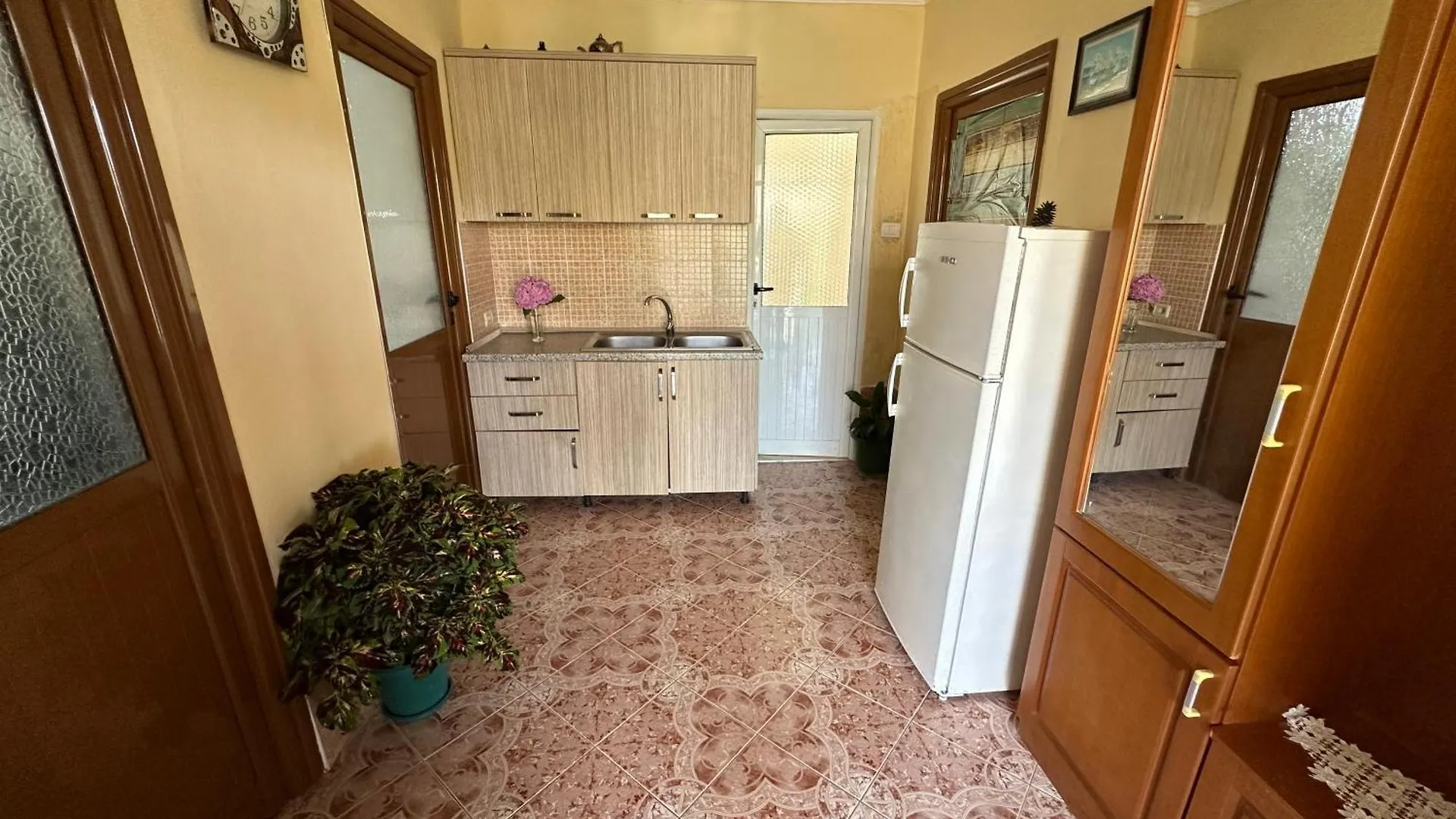 Flower'S Home Orikum Guest house